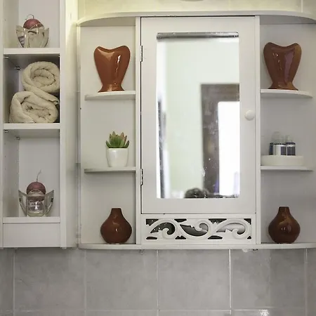 Center House In Rhodes Apartment *