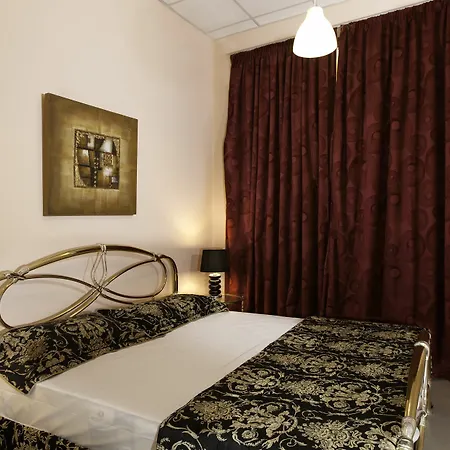 Center House In Rhodes *